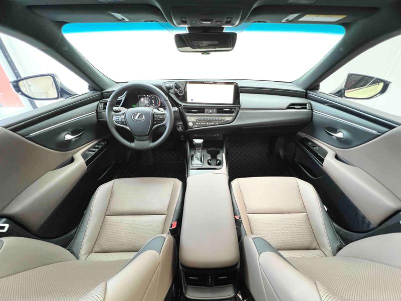 Lexus ES, 2024 — фото 10 из 12