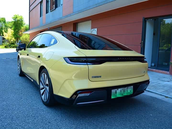 Geely Galaxy E8, 2024 — фото 6 из 9