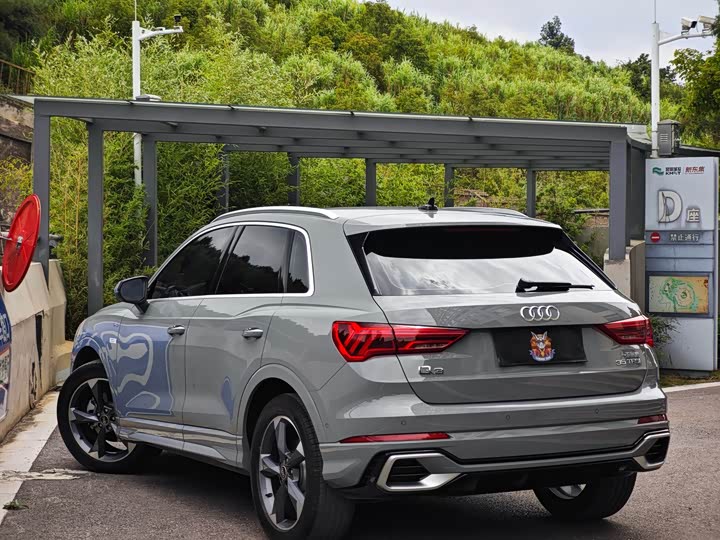 Audi Q3, 2023 — фото 6 из 9