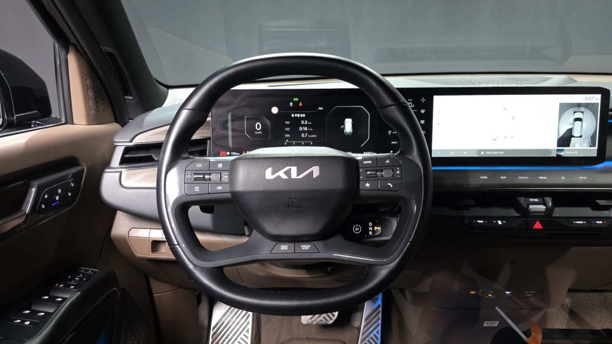 Kia EV9, 2023 — фото 12 из 12