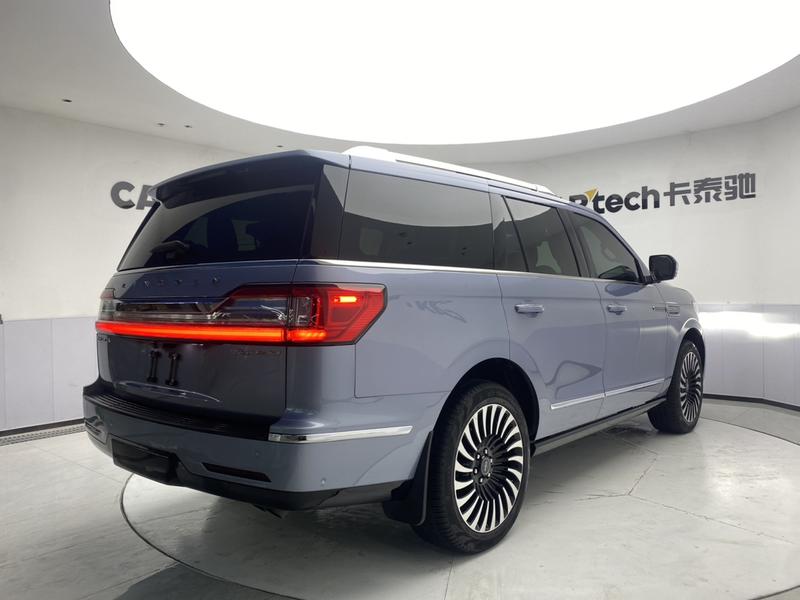Lincoln Navigator, 2023 — фото 7 из 12