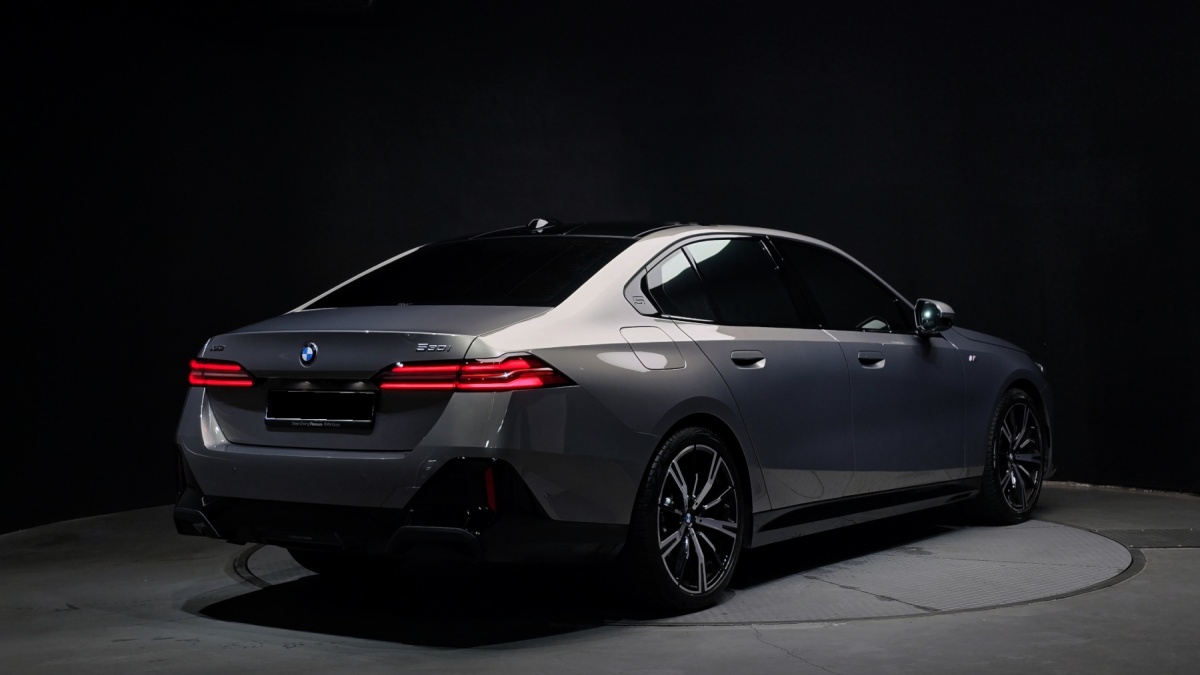 BMW 5 Series, 2025 — фото 2 из 12