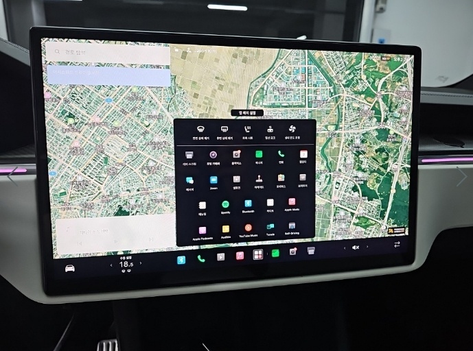 Tesla Model X, 2023 — фото 9 из 12