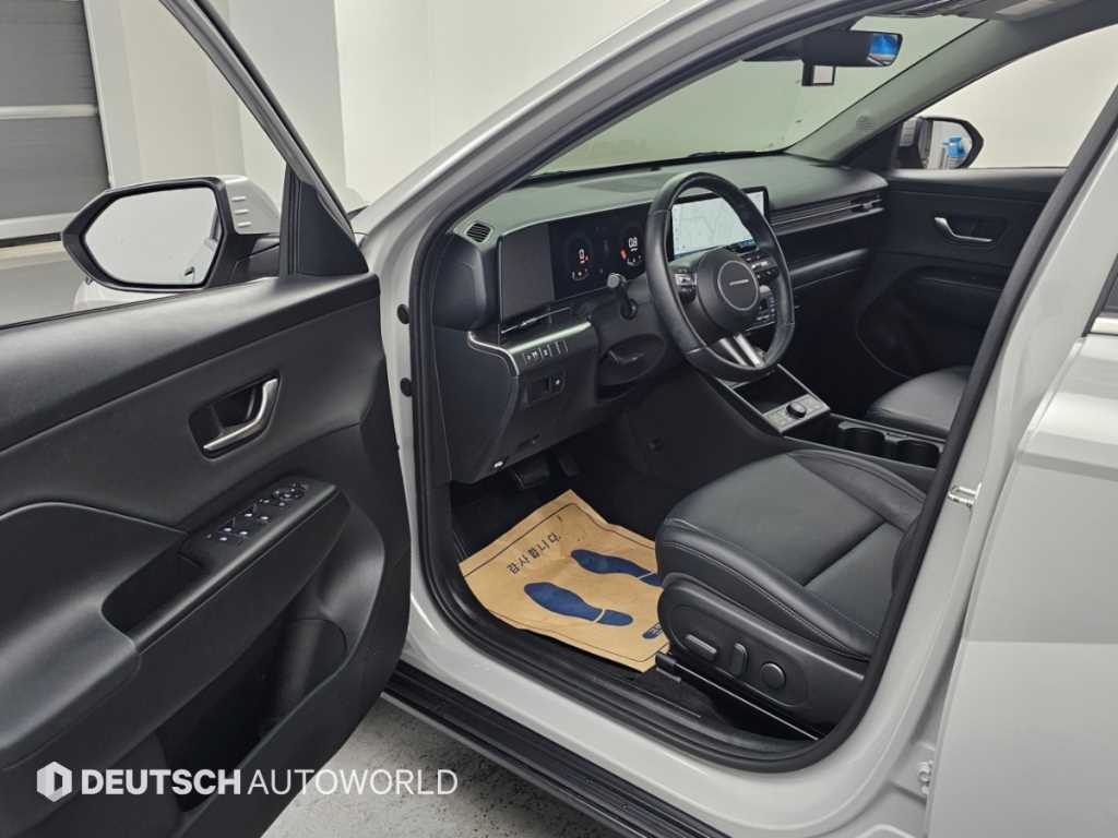 Hyundai Kona, 2023 — фото 10 из 12