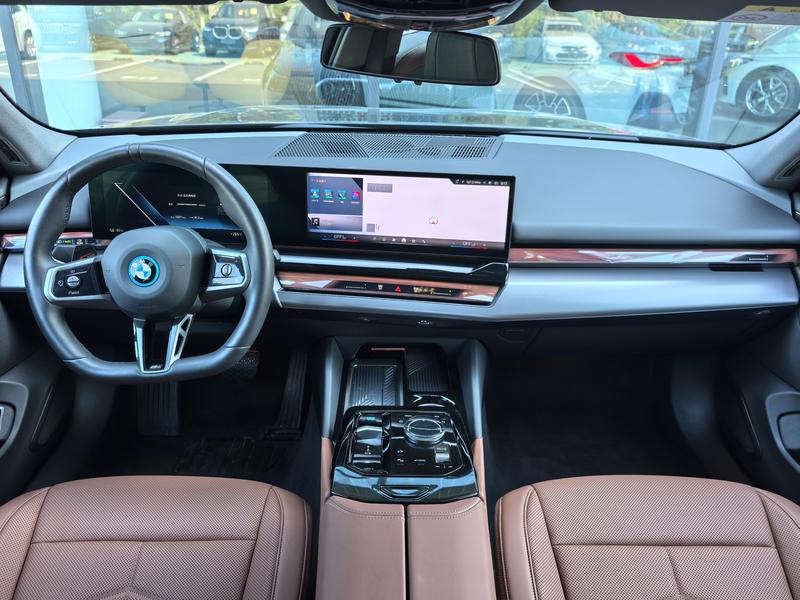 BMW i5, 2025 — фото 8 из 12