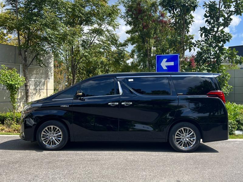 Toyota Alphard, 2021 — фото 4 из 12
