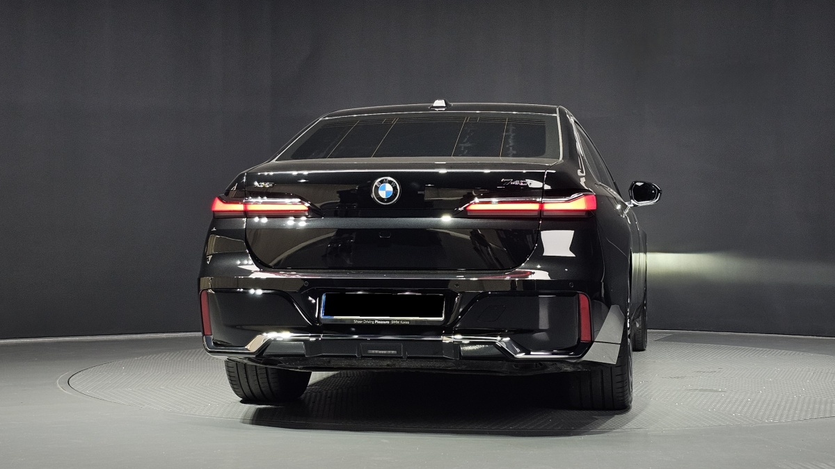 BMW 7 Series, 2025 — фото 4 из 12