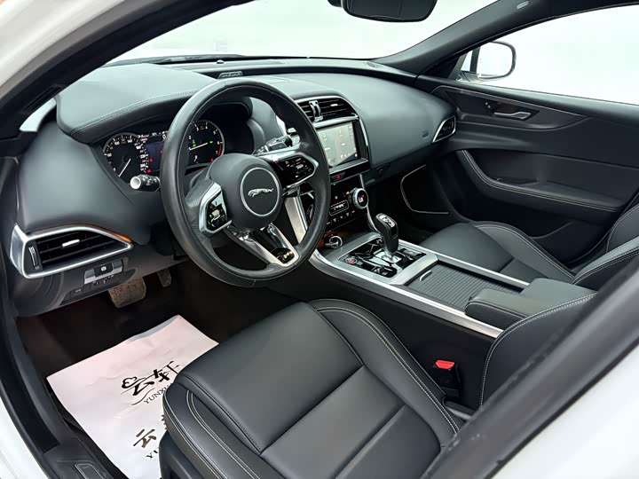 Jaguar XE L, 2023 — фото 8 из 9