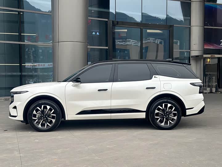 Ford Edge, 2024 — фото 4 из 9