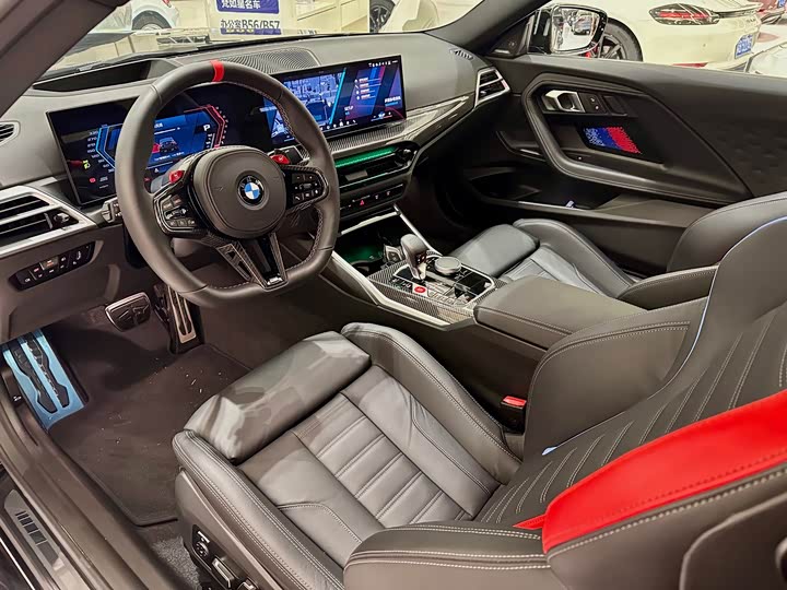 BMW M2, 2025 — фото 7 из 9