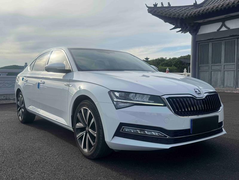 Skoda Superb, 2023 — фото 3 из 12