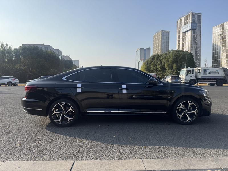 Volkswagen Passat, 2023 — фото 7 из 12