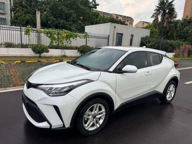 Toyota C-HR, 2023 — купить в Санкт-Петербурге под ключ