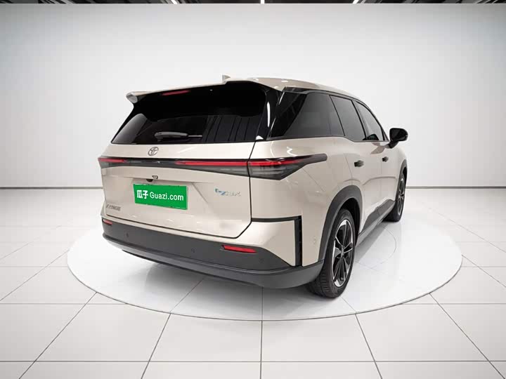 Toyota bZ3X, 2025 — фото 7 из 9