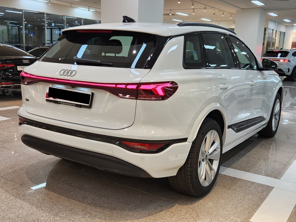Audi Q6 e-tron, 2025 — фото 2 из 12