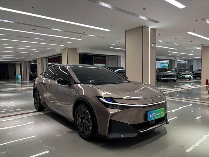 Toyota bZ3, 2023 — фото 3 из 9