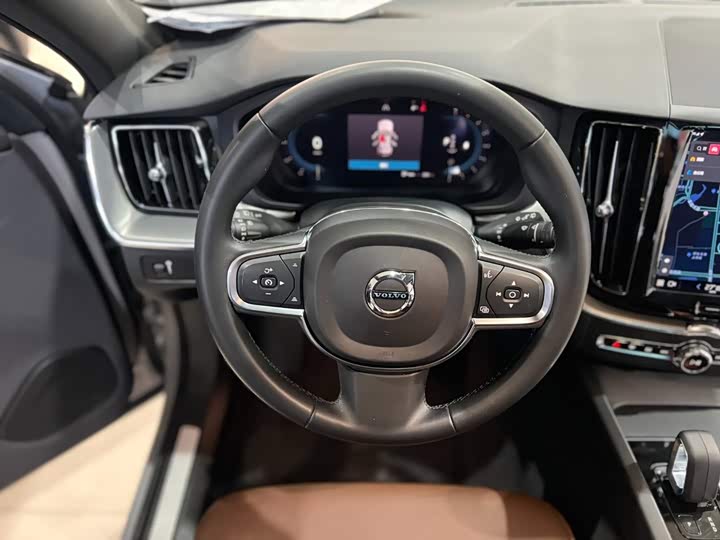 Volvo XC60, 2022 — фото 9 из 9