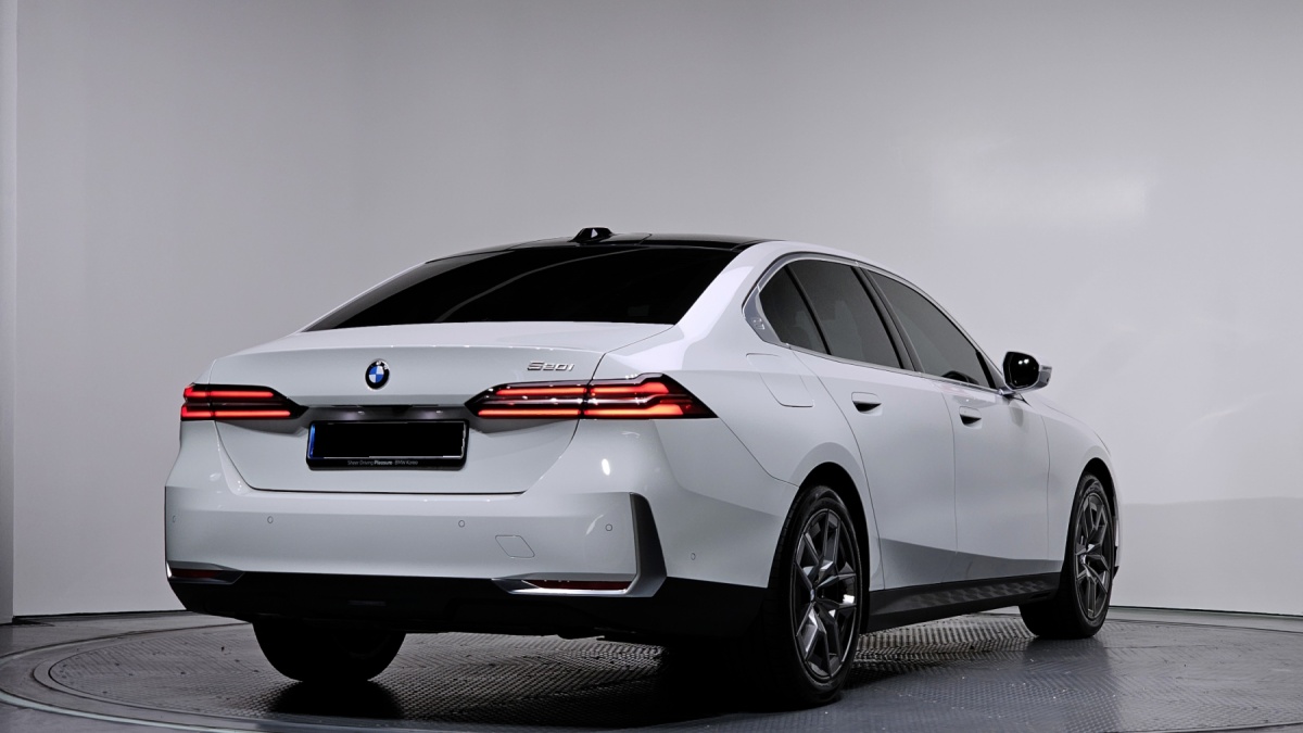 BMW 5 Series, 2025 — фото 2 из 12