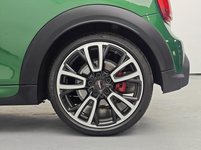 Mini Mini JCW, 2023 — фото 11 из 12