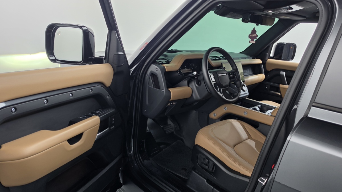 Land Rover Defender, 2026 — фото 9 из 12