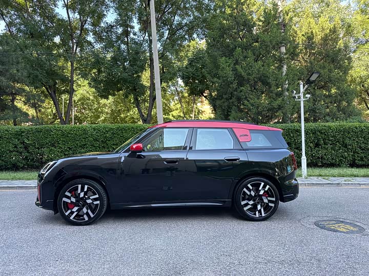Mini Countryman JCW, 2024 — фото 3 из 9