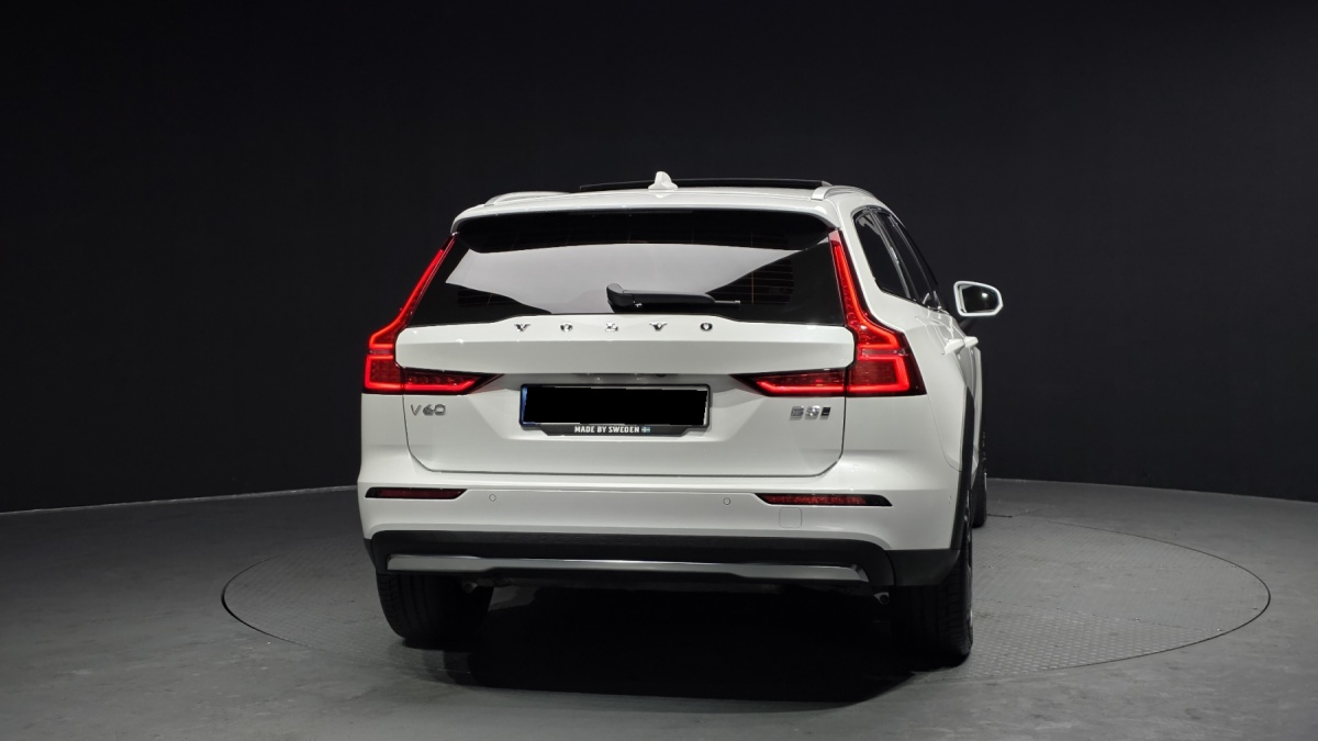 Volvo V60, 2022 — фото 4 из 12