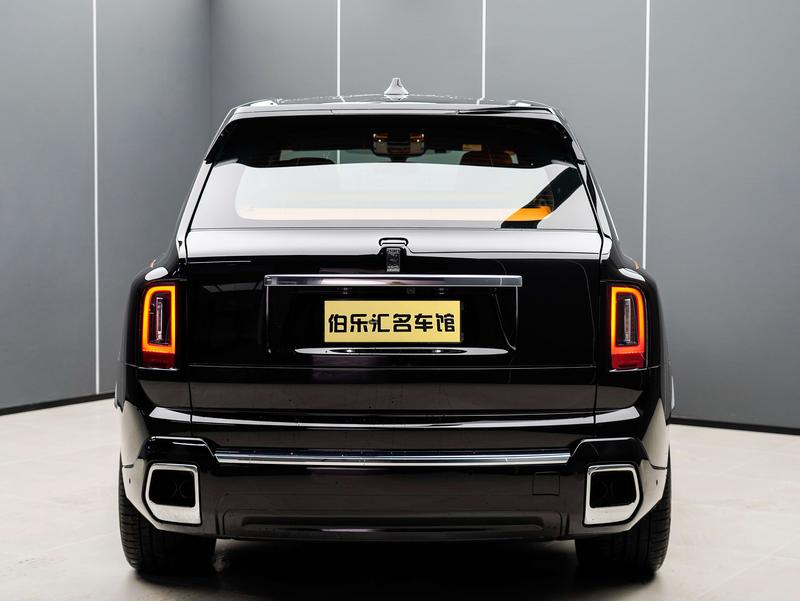 Rolls-Royce Cullinan, 2024 — фото 4 из 12