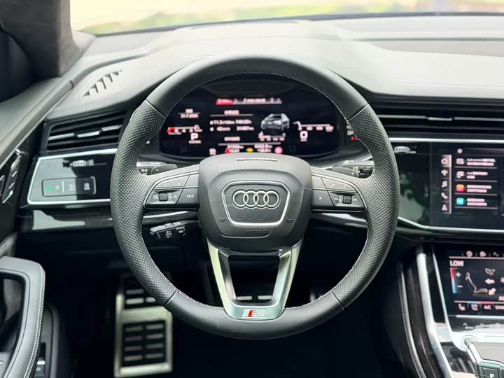 Audi Q8, 2022 — фото 3 из 9