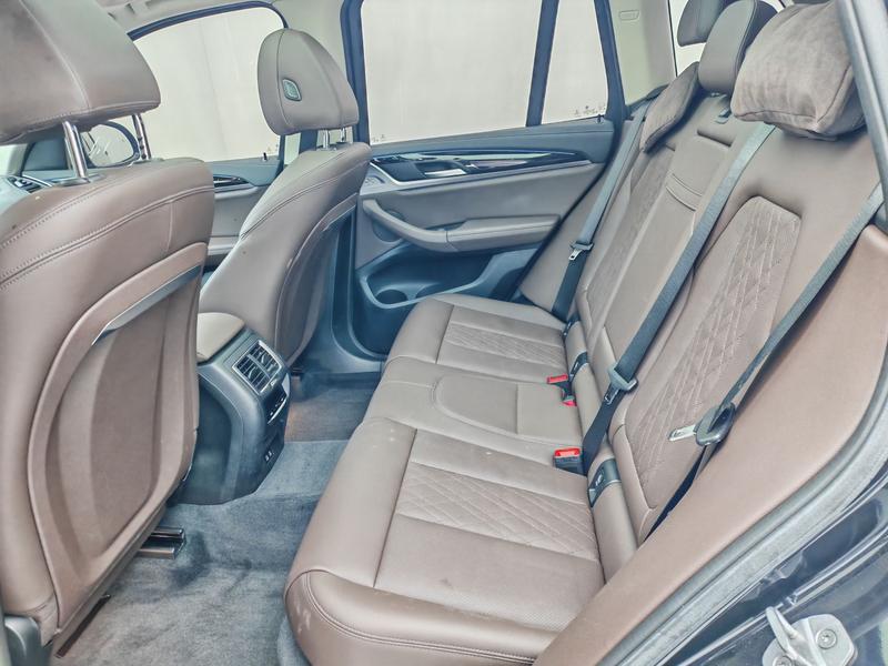 BMW iX3, 2022 — фото 8 из 9