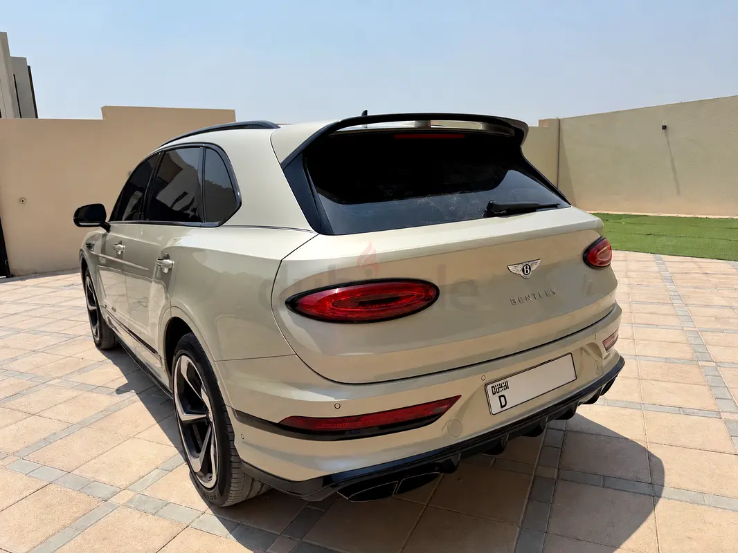 Bentley Bentayga, 2022 — фото 10 из 10