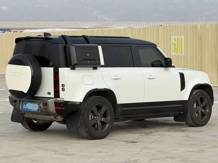 Land Rover Defender, 2022 — фото 6 из 9