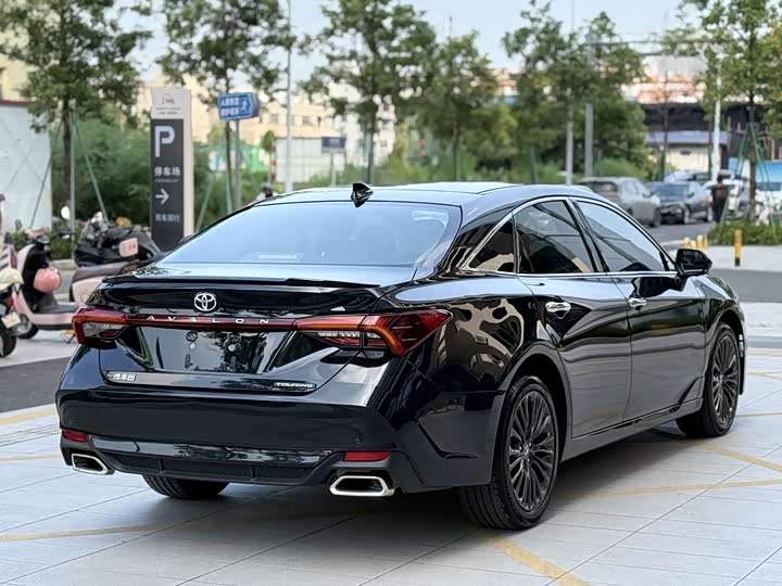 Toyota Avalon, 2022 — фото 8 из 9