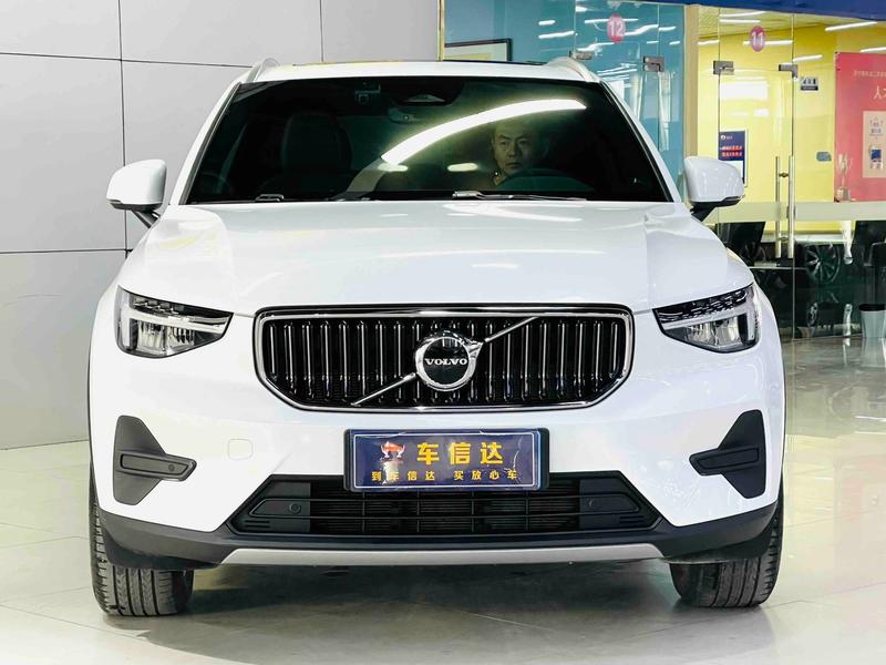 Volvo XC40, 2023 — фото 2 из 11