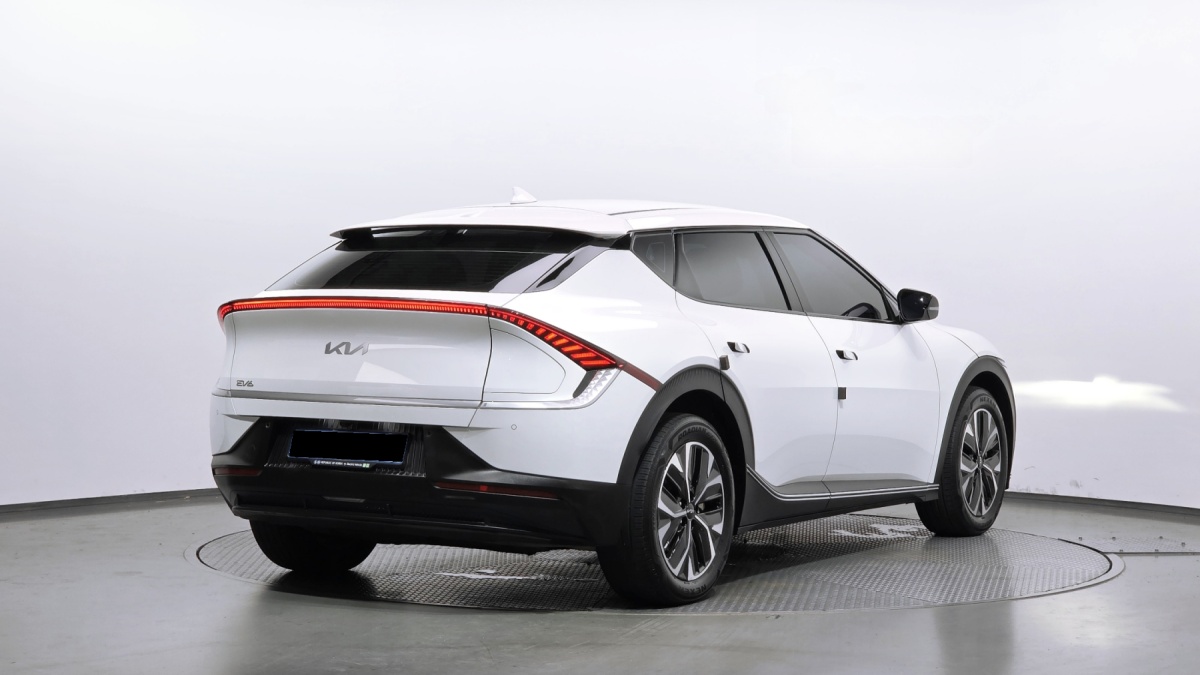Kia EV6, 2024 — фото 2 из 12