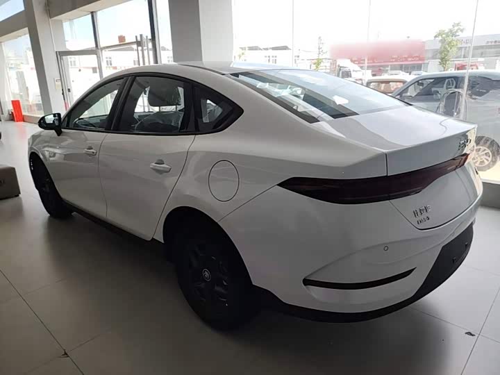 BYD Qin Plus, 2026 — фото 5 из 9