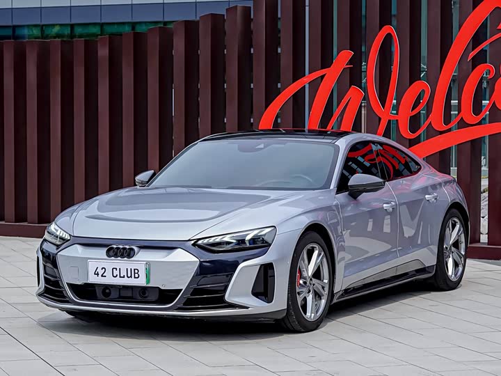 Audi e-tron GT, 2024 — фото 3 из 9