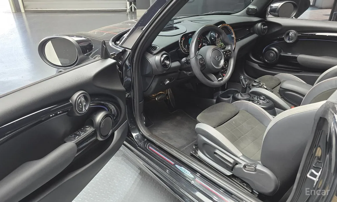 Mini Cooper Convertible, 2023 — фото 11 из 12