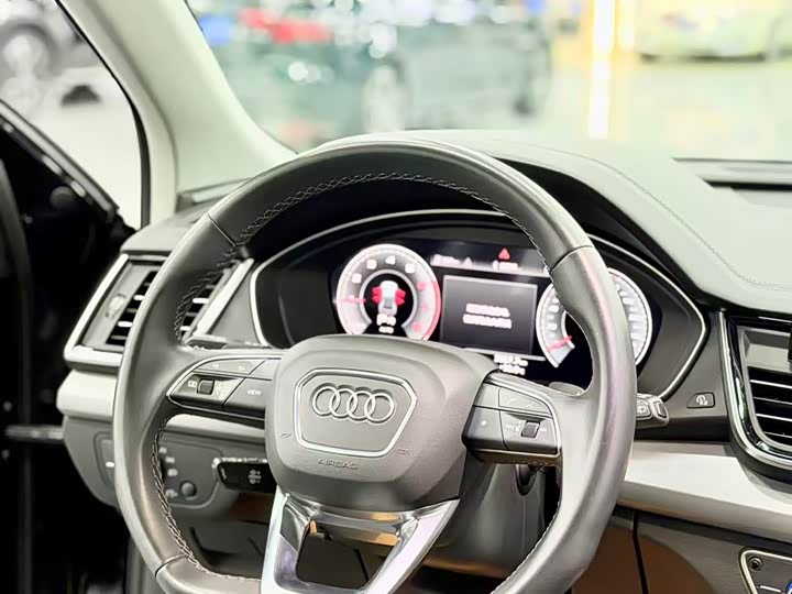Audi Q5L, 2024 — фото 8 из 9