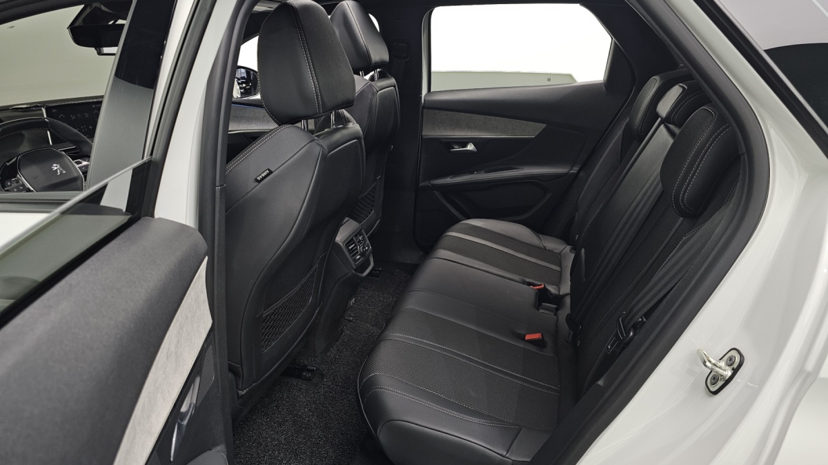 Peugeot 3008, 2022 — фото 11 из 12