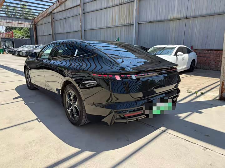 Lynk & Co 30 EM-P Hybrid, 2025 — фото 8 из 9