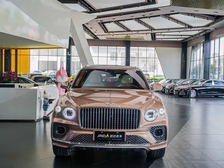 Bentley Bentayga, 2022 — фото 8 из 9