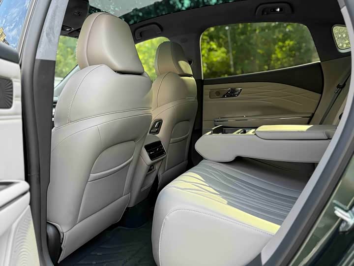 Geely Galaxy Starshine 8 EM-i, 2025 — фото 6 из 9
