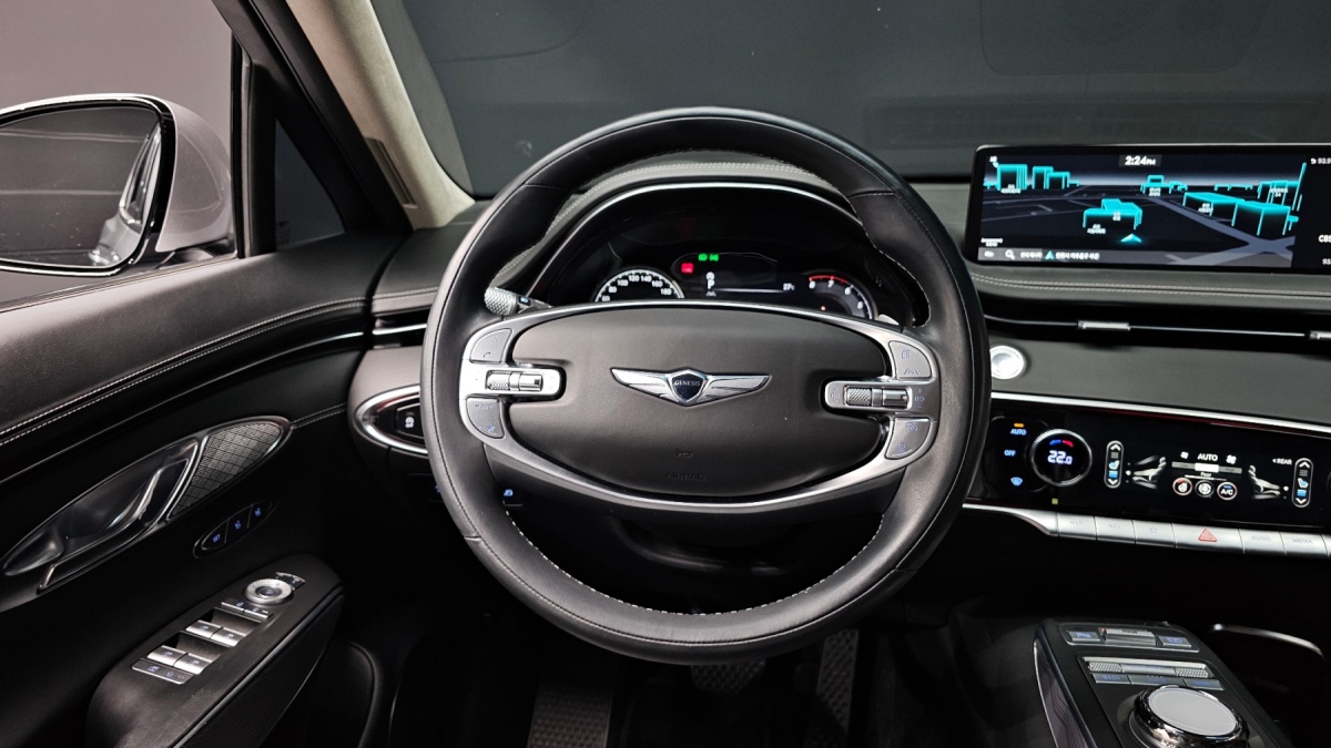 Genesis GV70, 2023 — фото 11 из 12