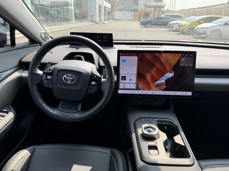 Toyota bZ5, 2025 — фото 6 из 10