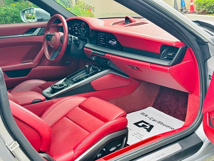 Porsche 911, 2022 — фото 7 из 9