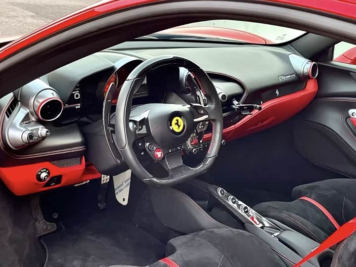 Ferrari F8, 2022 — фото 2 из 7