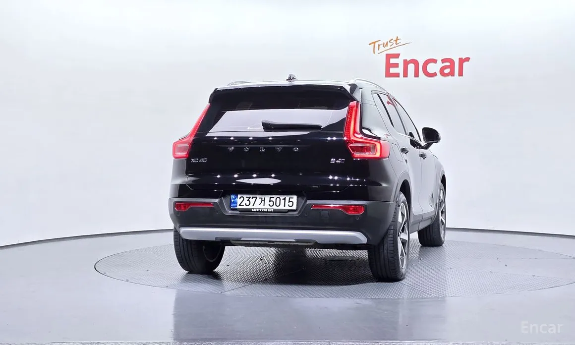 Volvo XC40, 2023 — фото 4 из 12