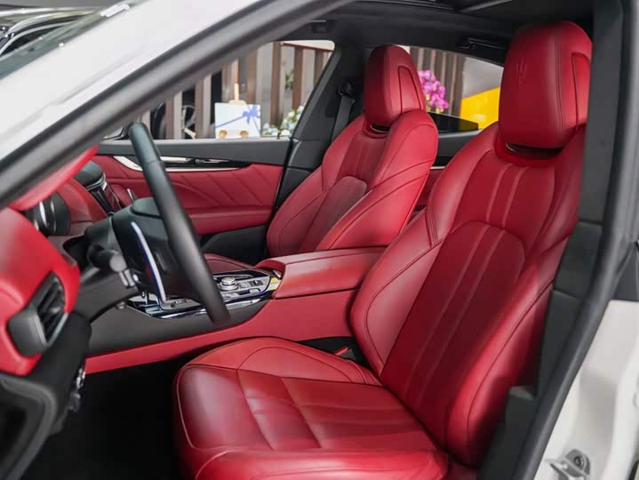Maserati Levante, 2022 — фото 9 из 9