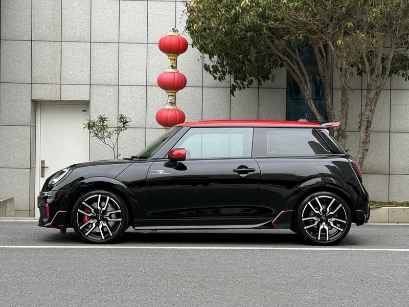 Mini Mini JCW, 2024 — фото 3 из 12