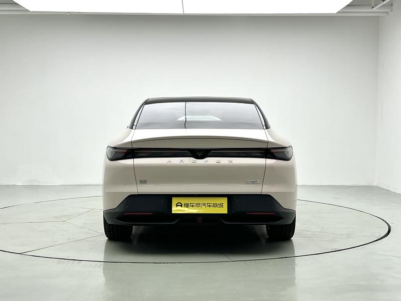 BAIC Arcfox Alpha S5, 2025 — фото 6 из 12